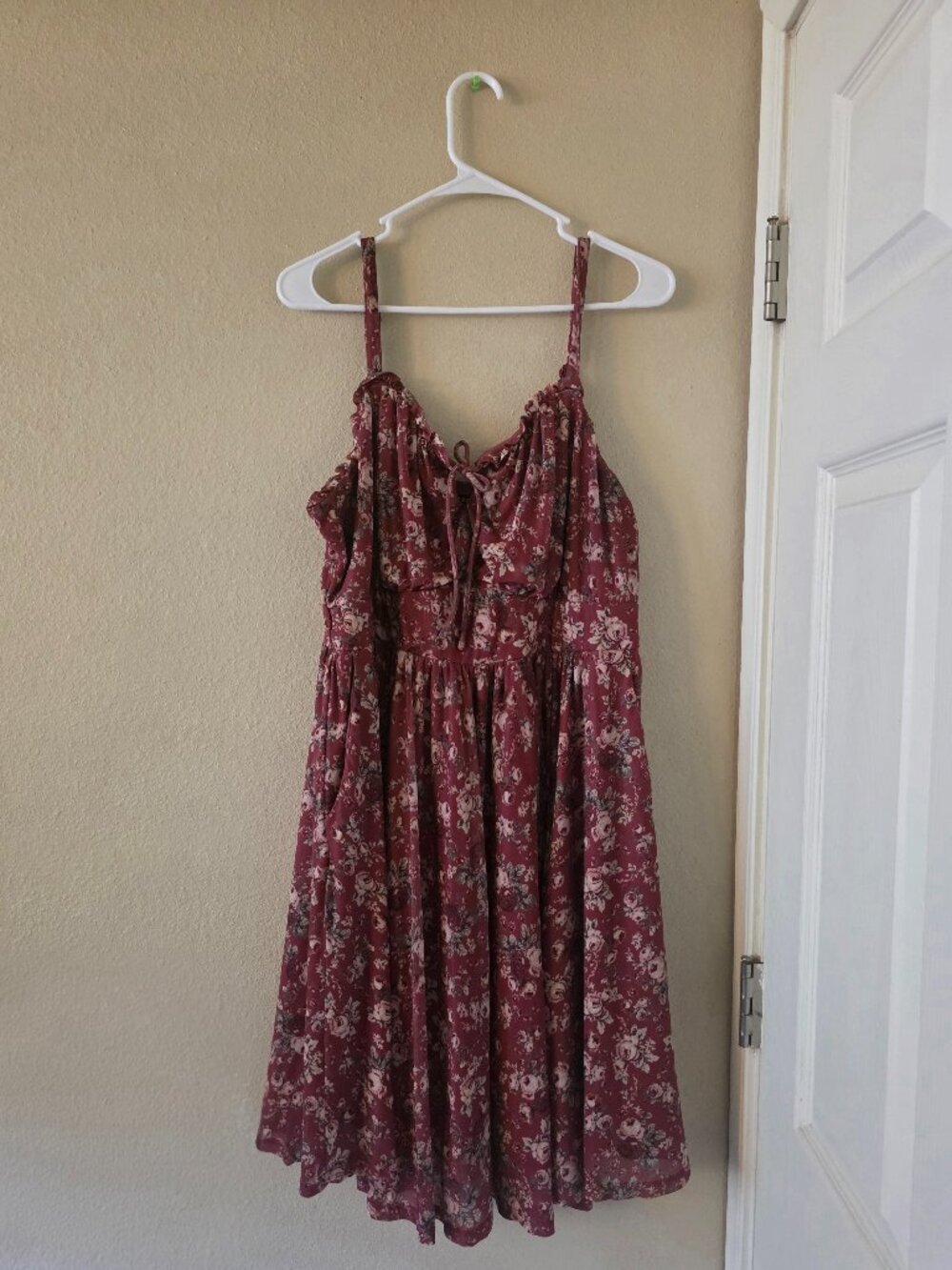 Torrid Size 1X Red Floral Mini Dress